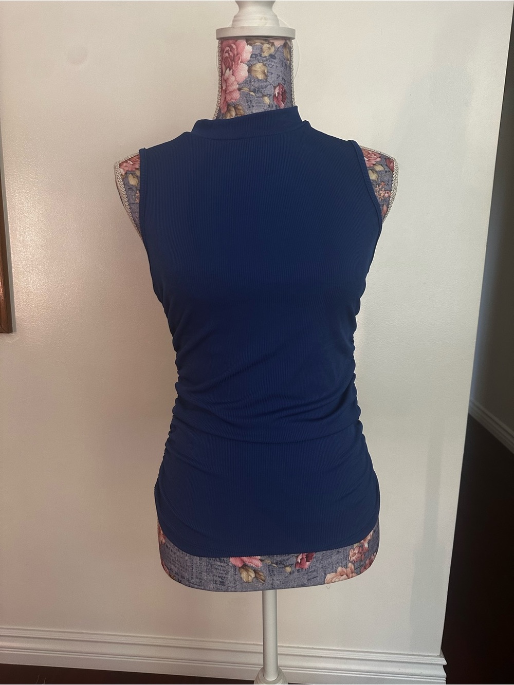 Sleeveless Ribbed Mock Neck Top - Navy